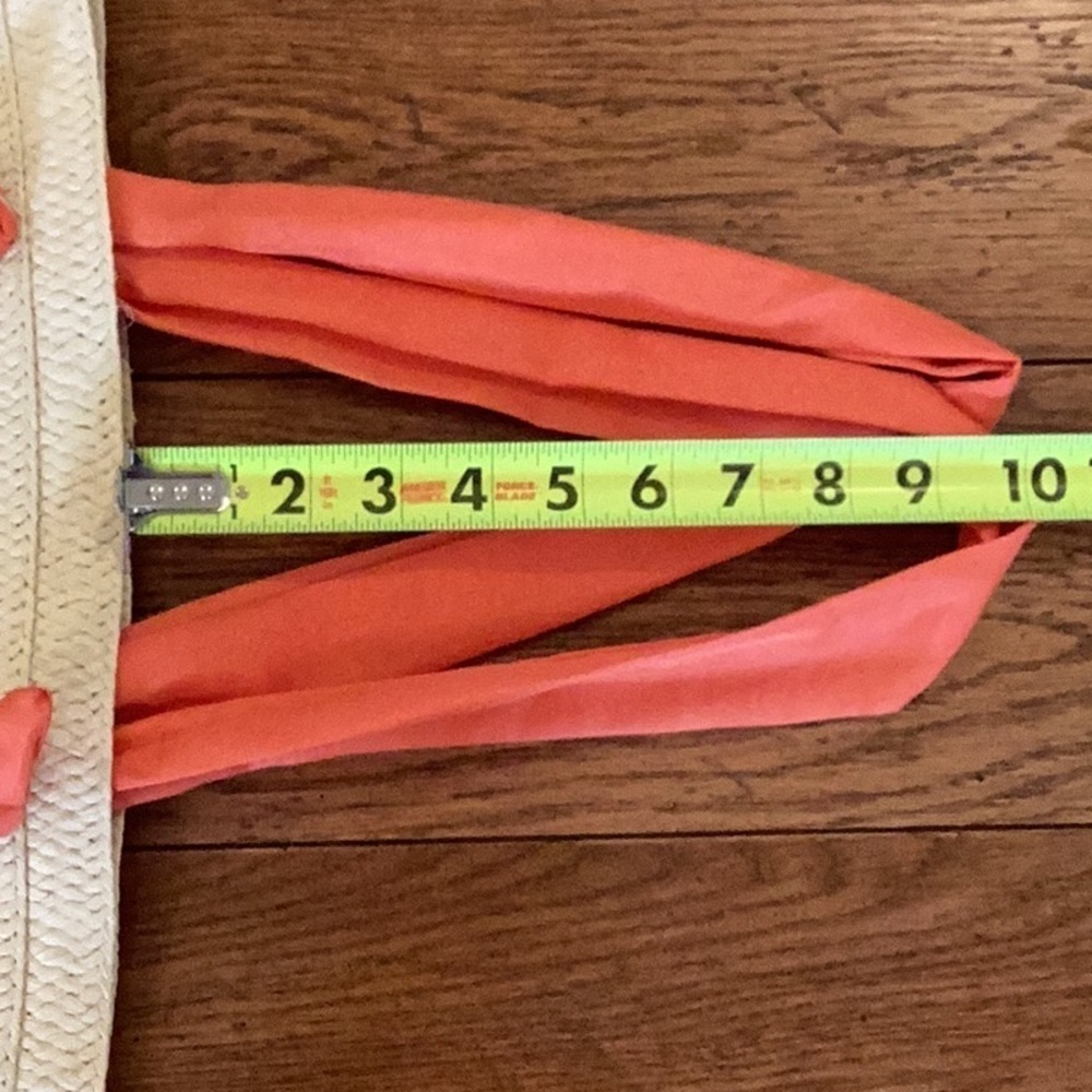 Cream colored straw tote, beach bag with coral fabric straps - Picture 15 of 16